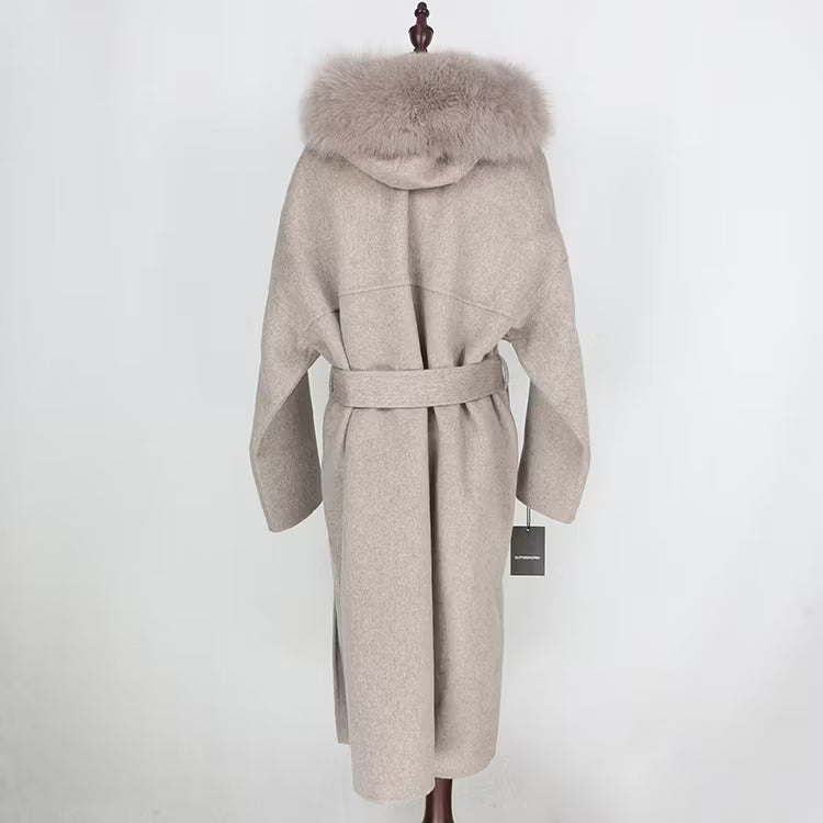 VANESSA COAT KHAKI från NordicFurs – lyxig vinterjacka i khaki med pälskrage