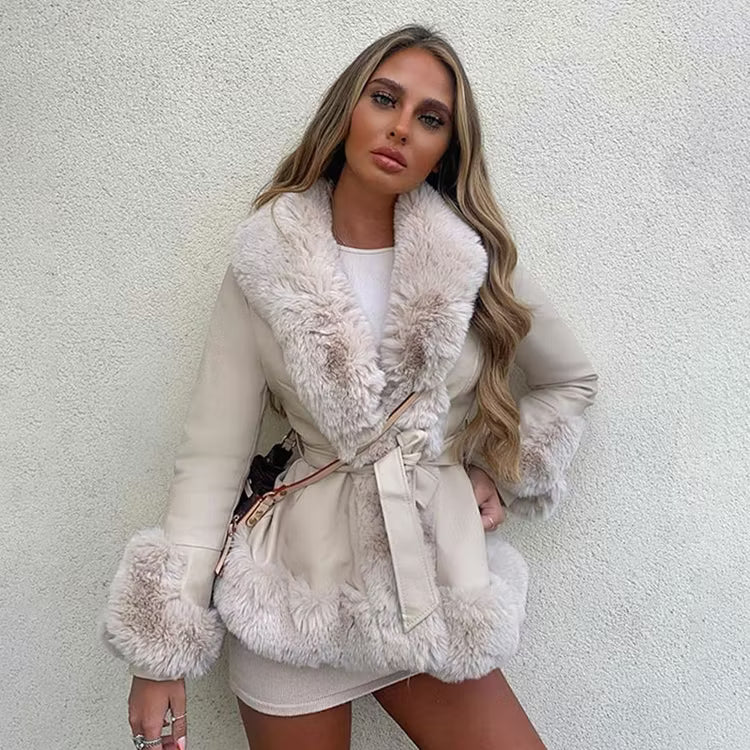 CECE JACKET BEIGE från NordicFurs – lyxig vinterjacka i beige med pälskrage