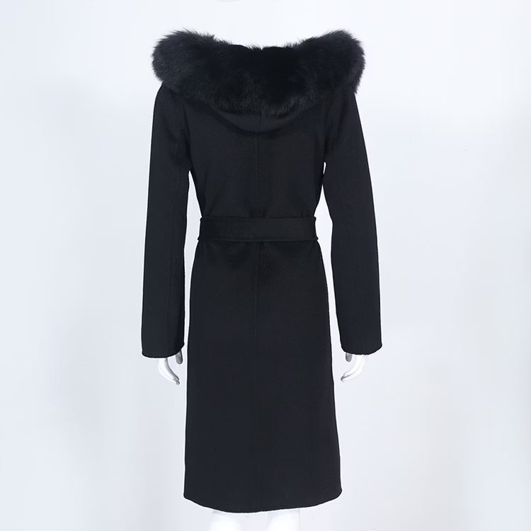 GIOVANNA COAT BLACK från NordicFurs – lyxig vinterjacka i svart med pälskrage