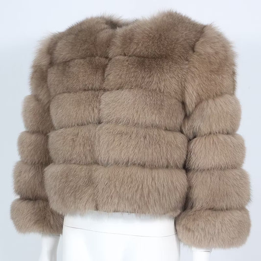 CANNES JACKET SHORT LIGHT KHAKI från NordicFurs – lyxig vinterjacka i khaki med pälskrage