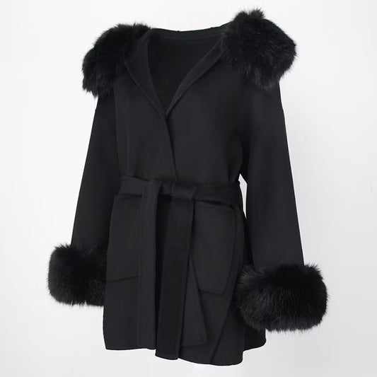 ANGELINA COAT BLACK FAKE FUR från NordicFurs – lyxig vinterjacka med pälskrage