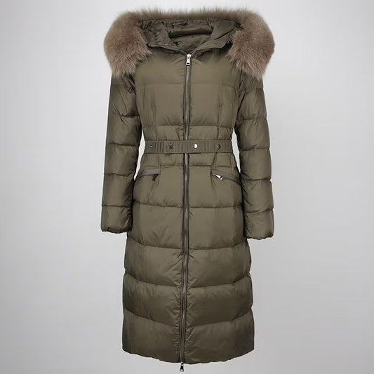 CLAUDIA DARK GREEN från NordicFurs – lyxig vinterjacka i mörkgrön med pälskrage