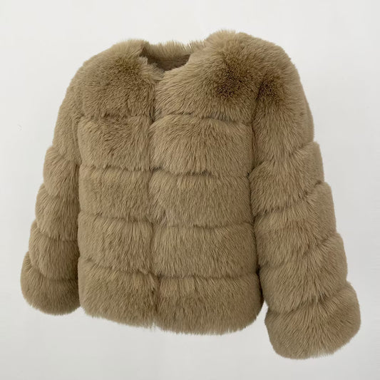CANNES JACKET FAKE FUR BEIGE från NordicFurs – lyxig vinterjacka i beige med pälskrage