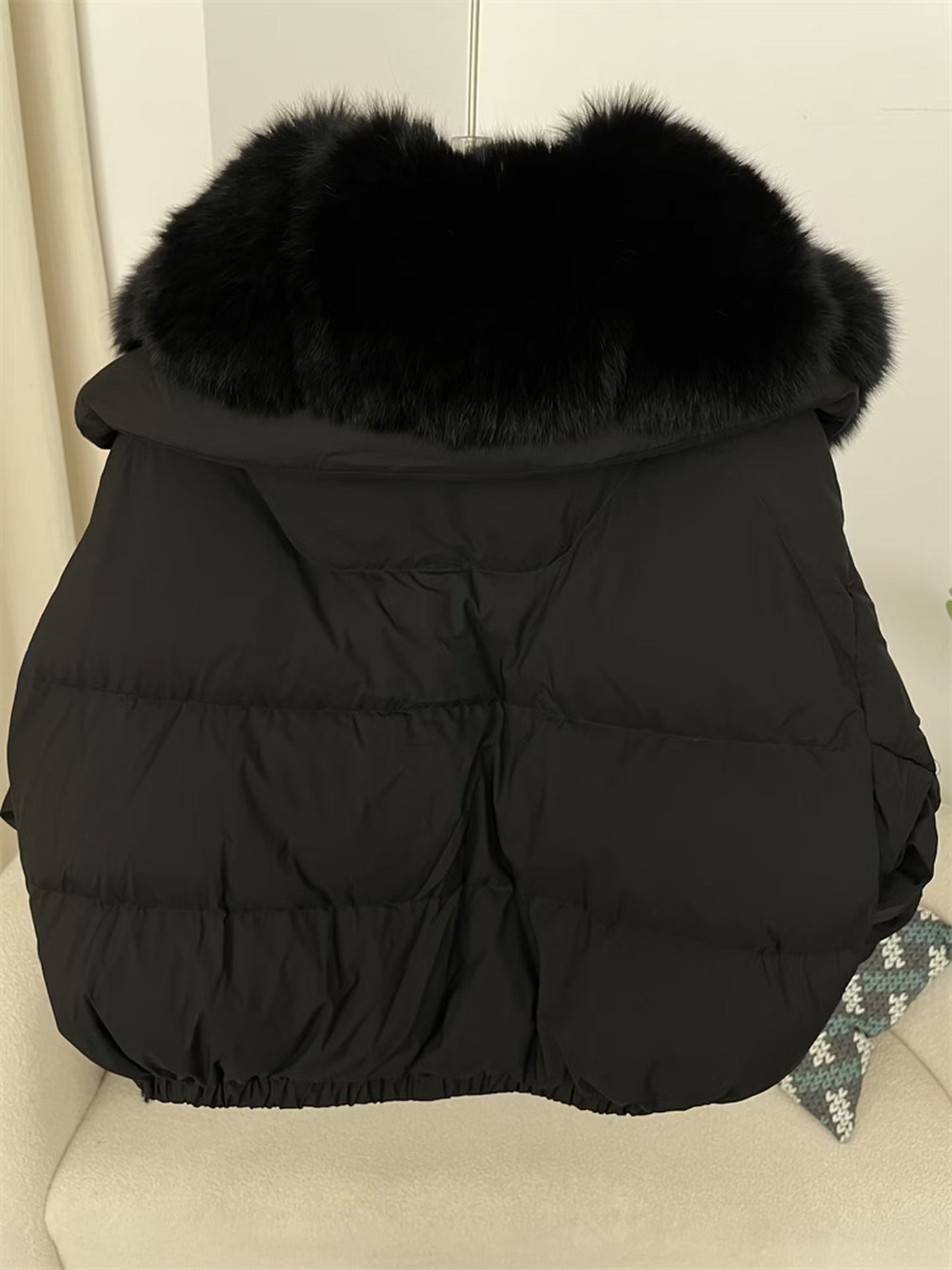 BOMBER JACKET ALL BLACK från NordicFurs – lyxig vinterjacka i svart med pälskrage