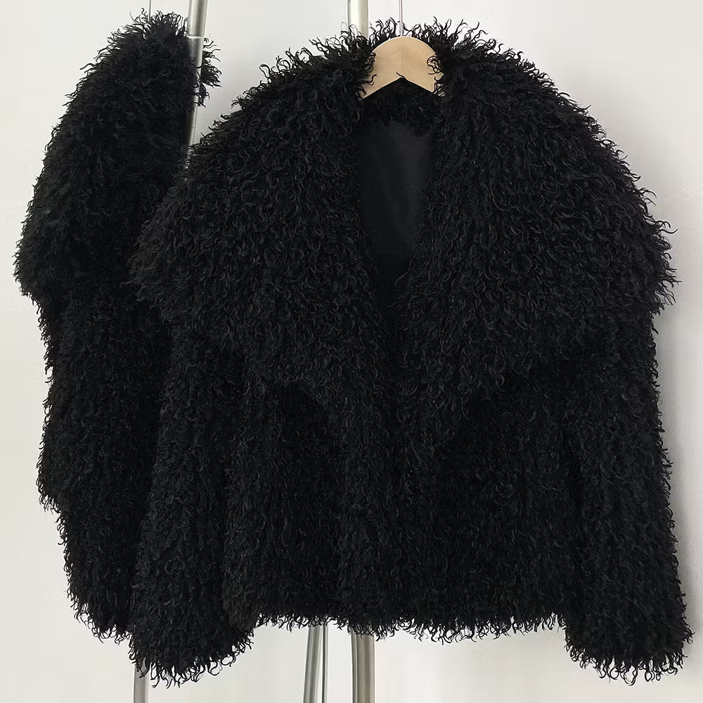 PAOLA FAKE FUR BLACK från NordicFurs – lyxig vinterjacka i svart med pälskrage