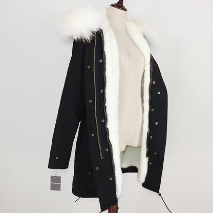 SCARLETT PARKA BLACK från NordicFurs – lyxig vinterjacka i svart med pälskrage