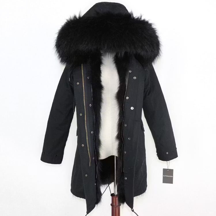 SCARLETT PARKA ALL BLACK från NordicFurs – lyxig vinterjacka i svart med pälskrage