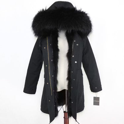 SCARLETT PARKA ALL BLACK från NordicFurs – lyxig vinterjacka i svart med pälskrage