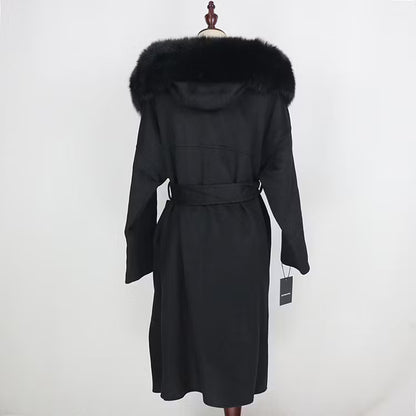 VANESSA COAT BLACK från NordicFurs – lyxig vinterjacka i svart med pälskrage