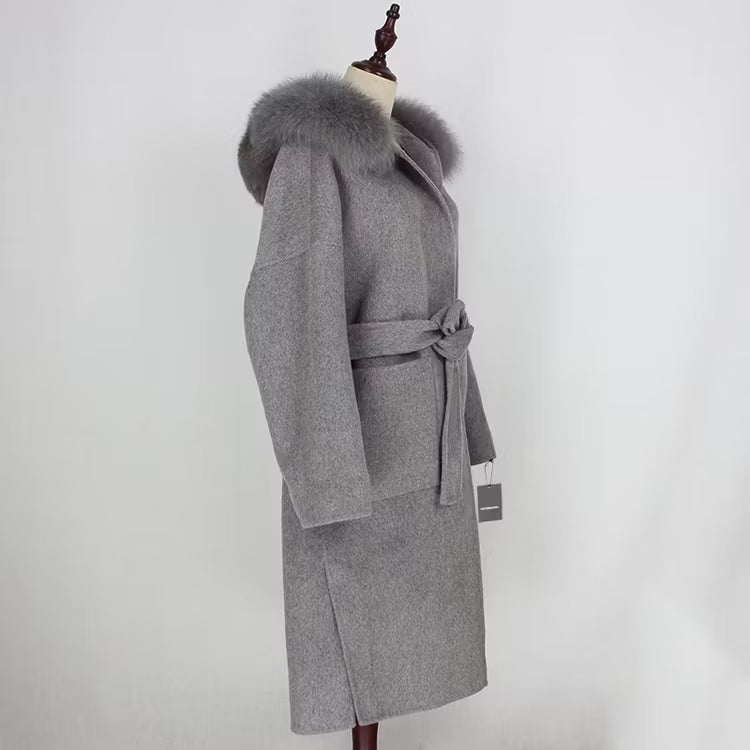 VANESSA COAT GREY från NordicFurs – lyxig vinterjacka i grå med pälskrage