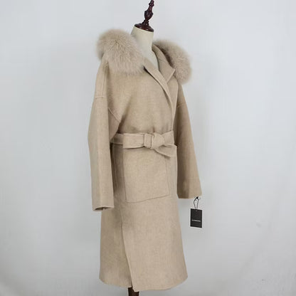 VANESSA COAT TAN från NordicFurs – lyxig vinterjacka med pälskrage