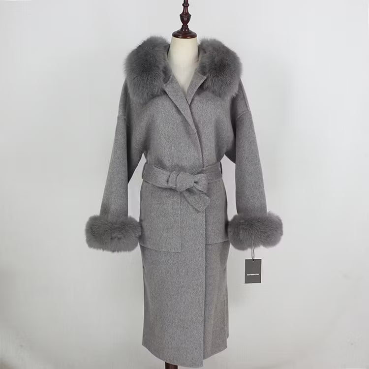 DIANA COAT GREY från NordicFurs – lyxig vinterjacka i grå med pälskrage