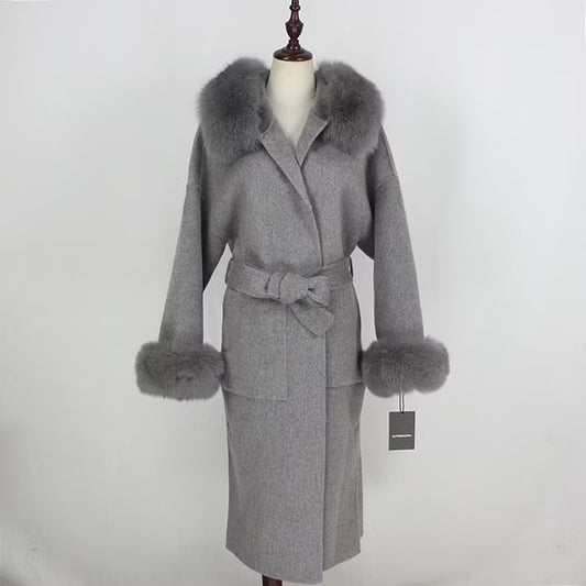 DIANA COAT GREY från NordicFurs – lyxig vinterjacka i grå med pälskrage