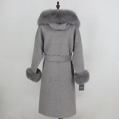 DIANA COAT GREY från NordicFurs – lyxig vinterjacka i grå med pälskrage