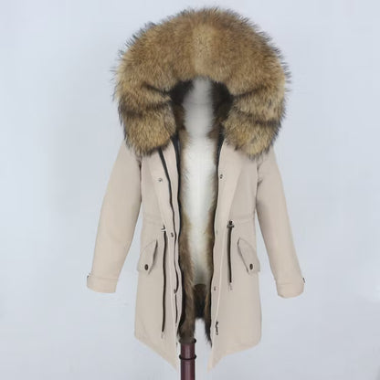 NAOMI PARKA BEIGE från NordicFurs – lyxig vinterjacka i beige med pälskrage