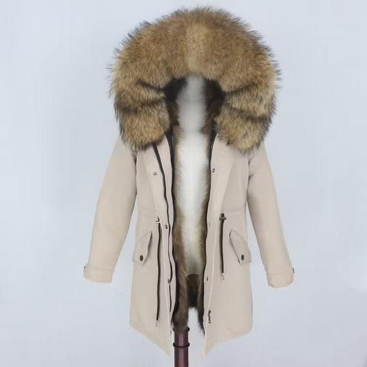 NAOMI PARKA BEIGE från NordicFurs – lyxig vinterjacka i beige med pälskrage