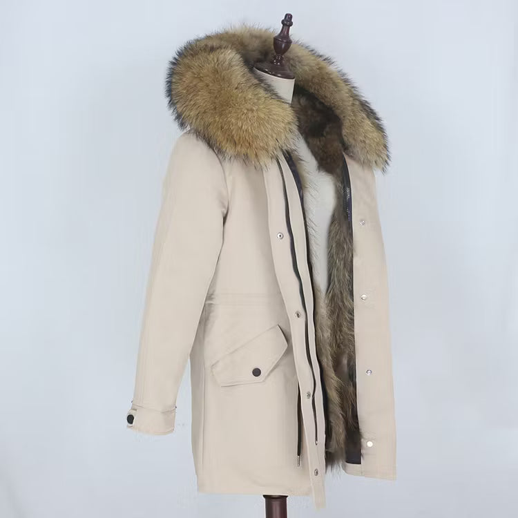 NAOMI PARKA BEIGE från NordicFurs – lyxig vinterjacka i beige med pälskrage