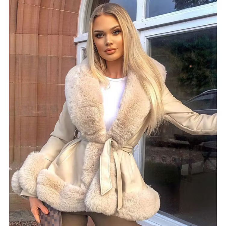 CECE JACKET BEIGE från NordicFurs – lyxig vinterjacka i beige med pälskrage