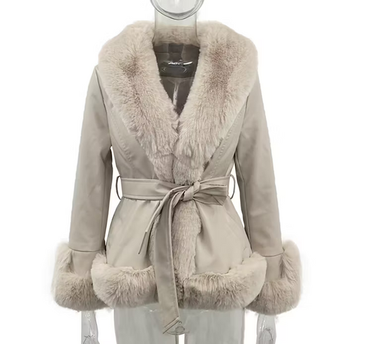 CECE JACKET BEIGE från NordicFurs – lyxig vinterjacka i beige med pälskrage