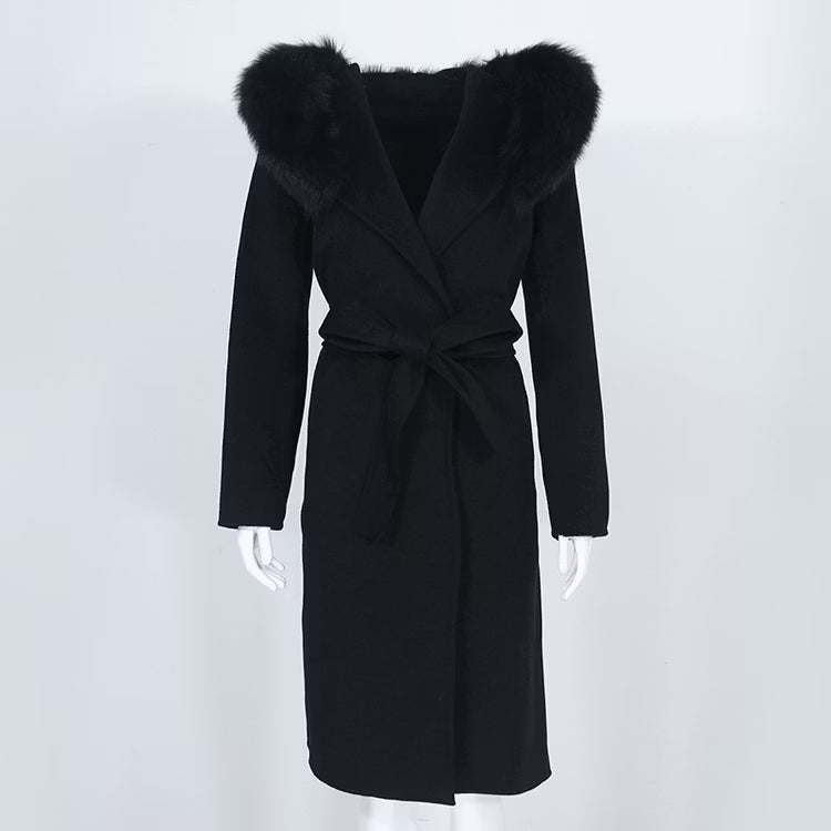 GIOVANNA COAT BLACK från NordicFurs – lyxig vinterjacka i svart med pälskrage