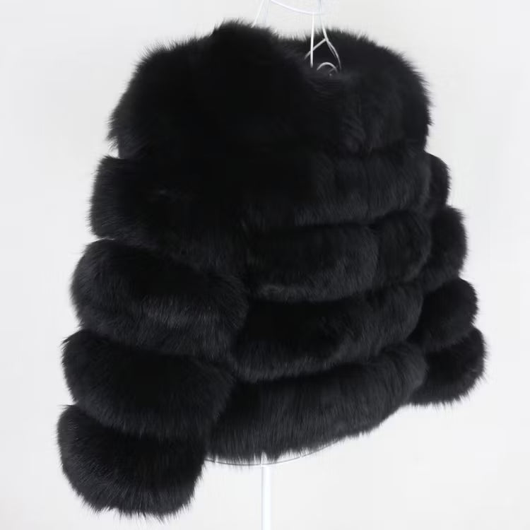 CANNES JACKET SHORT från NordicFurs – lyxig vinterjacka med pälskrage