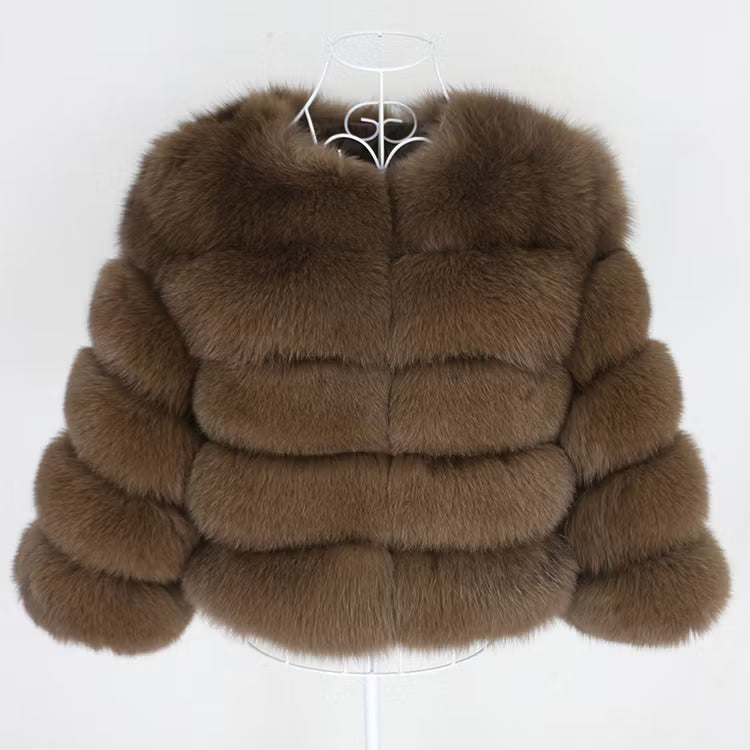 CANNES JACKET SHORT från NordicFurs – lyxig vinterjacka med pälskrage