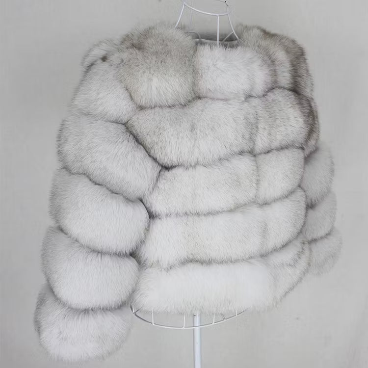 CANNES JACKET SHORT från NordicFurs – lyxig vinterjacka med pälskrage