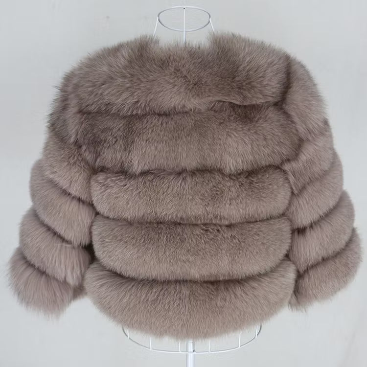 CANNES JACKET SHORT från NordicFurs – lyxig vinterjacka med pälskrage