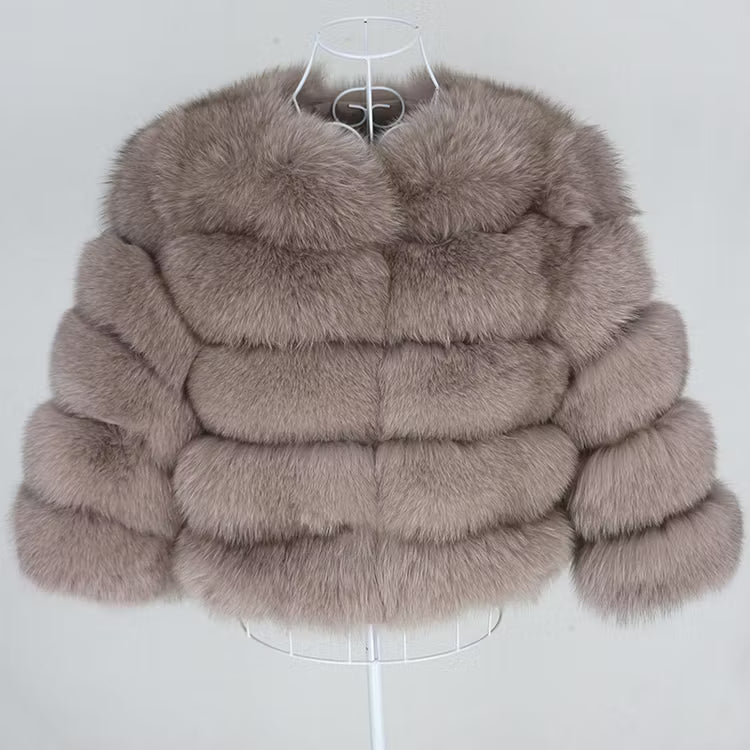 CANNES JACKET SHORT från NordicFurs – lyxig vinterjacka med pälskrage