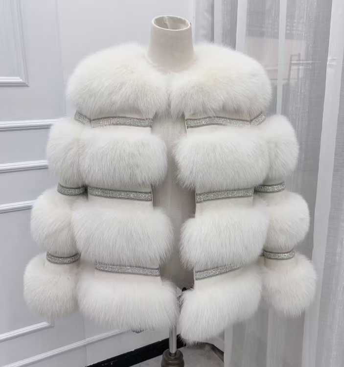 LUXE FUR JACKET från NordicFurs – lyxig vinterjacka med pälskrage