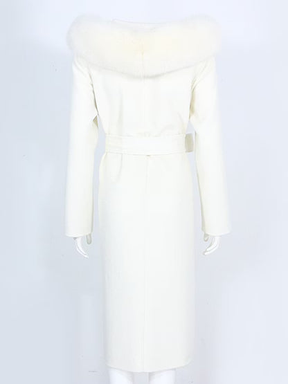 GIOVANNA COAT WHITE från NordicFurs – lyxig vinterjacka i vit med pälskrage