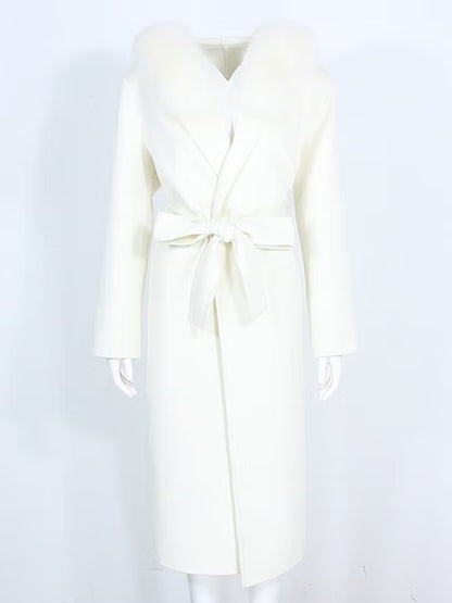 GIOVANNA COAT WHITE från NordicFurs – lyxig vinterjacka i vit med pälskrage