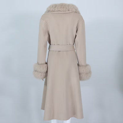 MOSCOW COAT från NordicFurs – lyxig vinterjacka med pälskrage