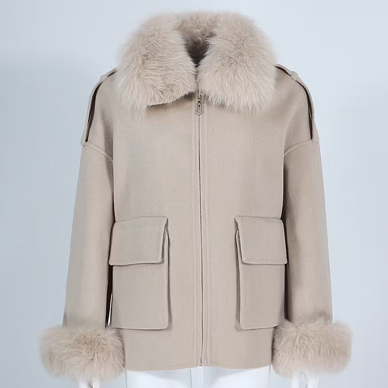 CHLOE COAT NUDE från NordicFurs – lyxig vinterjacka med pälskrage