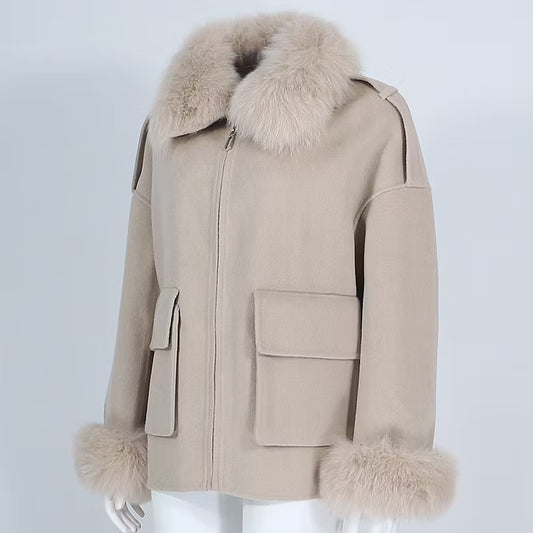 CHLOE COAT NUDE från NordicFurs – lyxig vinterjacka med pälskrage