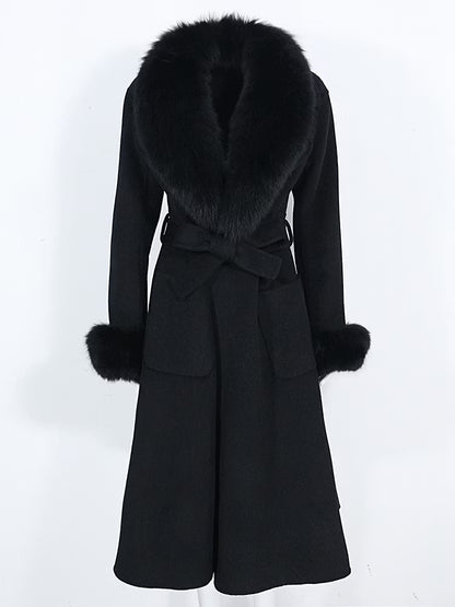 Monaco Coat Black från NordicFurs – lyxig vinterjacka i svart med pälskrage