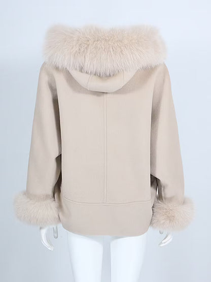 BLANCHE COAT NUDE från NordicFurs – lyxig vinterjacka med pälskrage