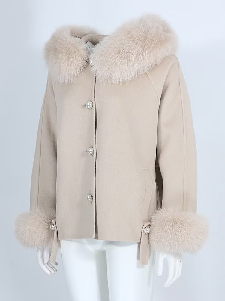 BLANCHE COAT NUDE från NordicFurs – lyxig vinterjacka med pälskrage