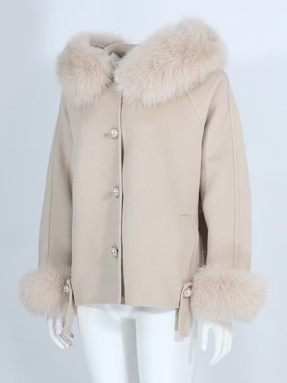 BLANCHE COAT NUDE från NordicFurs – lyxig vinterjacka med pälskrage