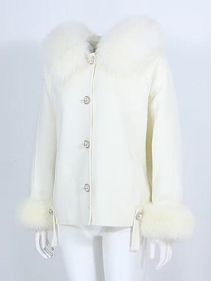 BLANCHE COAT WHITE från NordicFurs – lyxig vinterjacka i vit med pälskrage