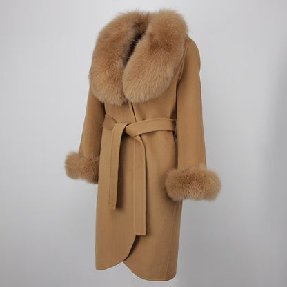 LORENA COAT MOCHA från NordicFurs – lyxig vinterjacka i mocca med pälskrage