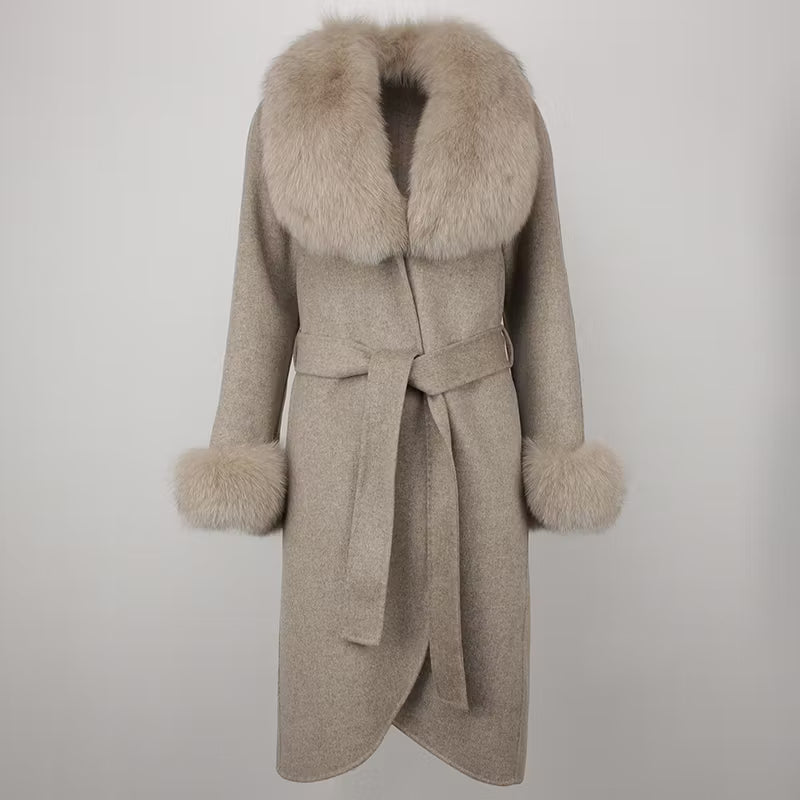 LORENA COAT KHAKI från NordicFurs – lyxig vinterjacka i khaki med pälskrage