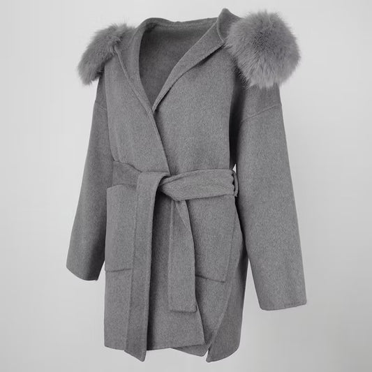 VALENTINA COAT GREY FAKE FUR från NordicFurs – lyxig vinterjacka med pälskrage