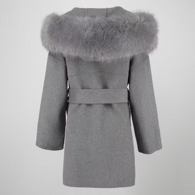 VALENTINA COAT GREY FAKE FUR från NordicFurs – lyxig vinterjacka med pälskrage