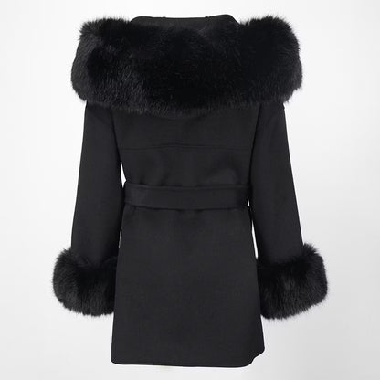 ANGELINA COAT BLACK FAKE FUR från NordicFurs – lyxig vinterjacka med pälskrage