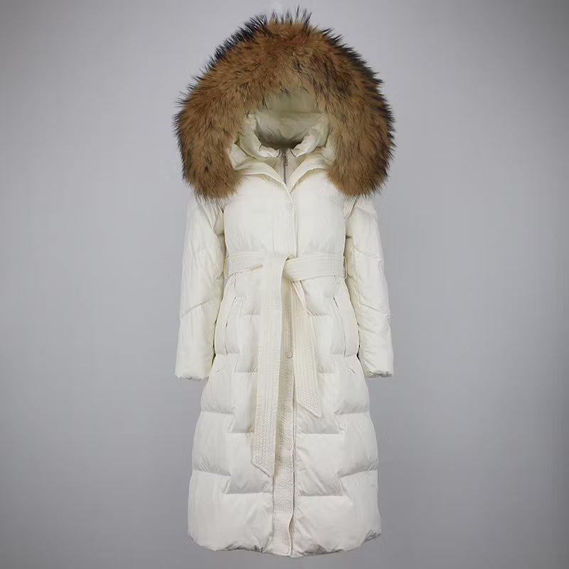 MARY JACKET WHITE från NordicFurs – lyxig vinterjacka i vit med pälskrage