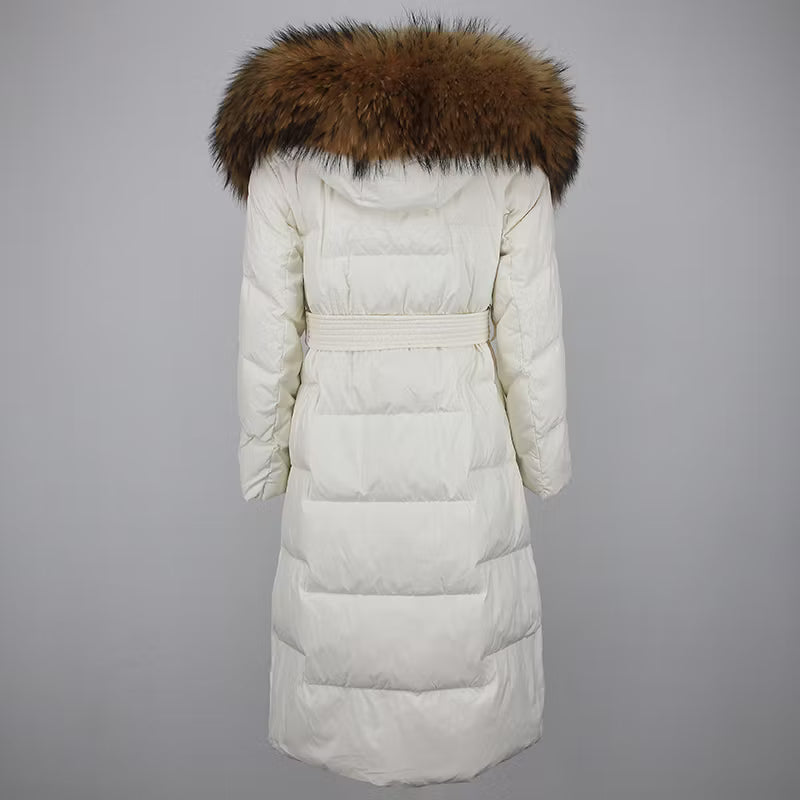 MARY JACKET WHITE från NordicFurs – lyxig vinterjacka i vit med pälskrage