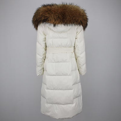 MARY JACKET WHITE från NordicFurs – lyxig vinterjacka i vit med pälskrage