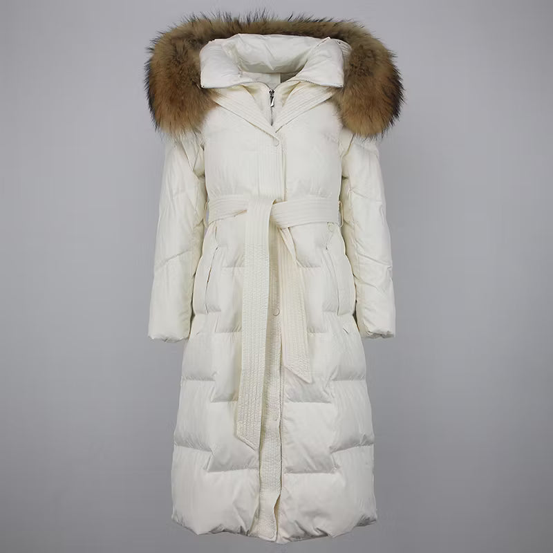 MARY JACKET WHITE från NordicFurs – lyxig vinterjacka i vit med pälskrage