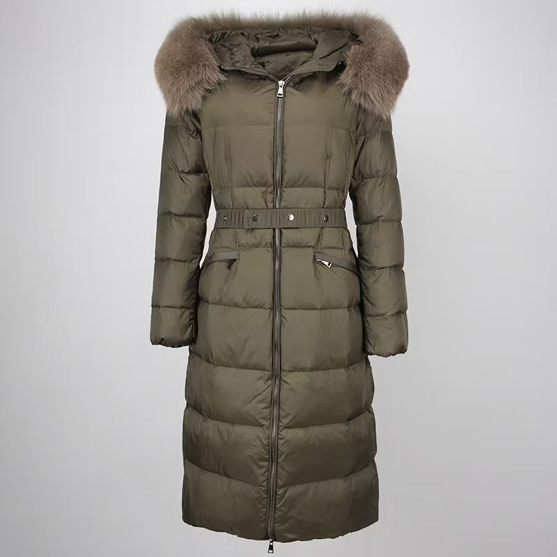 CLAUDIA DARK GREEN från NordicFurs – lyxig vinterjacka i mörkgrön med pälskrage